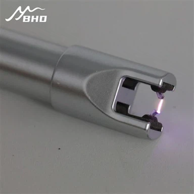 Via USB opgeladen kaarsaansteker